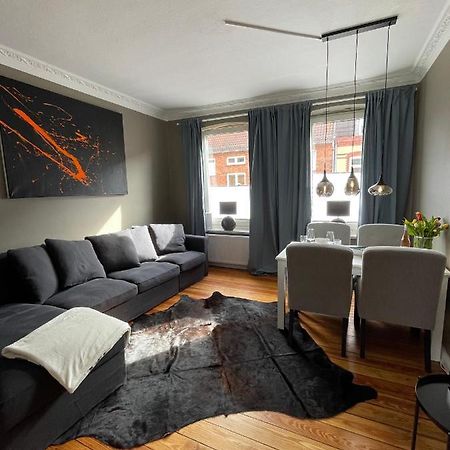 Altbaucharme Deluxe Mit Balkon In Zentraler Lage Διαμέρισμα Κίελο Εξωτερικό φωτογραφία