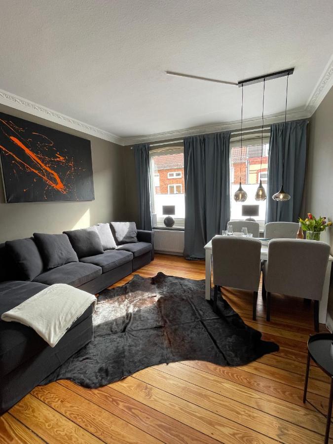 Altbaucharme Deluxe Mit Balkon In Zentraler Lage Διαμέρισμα Κίελο Εξωτερικό φωτογραφία